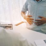 هل تخرج جرثومة المعدة مع البراز ؟
