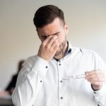 أسباب الدوخة عند انحناء الرأس